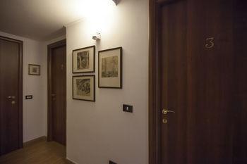 Vatican Point Break - Turistico - Vaticano 3*